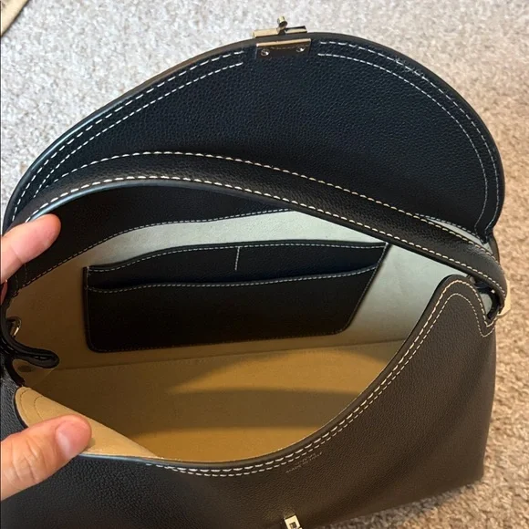 New Toteme t-lock bag in black with white contrast stitching - Picture 8 of 9